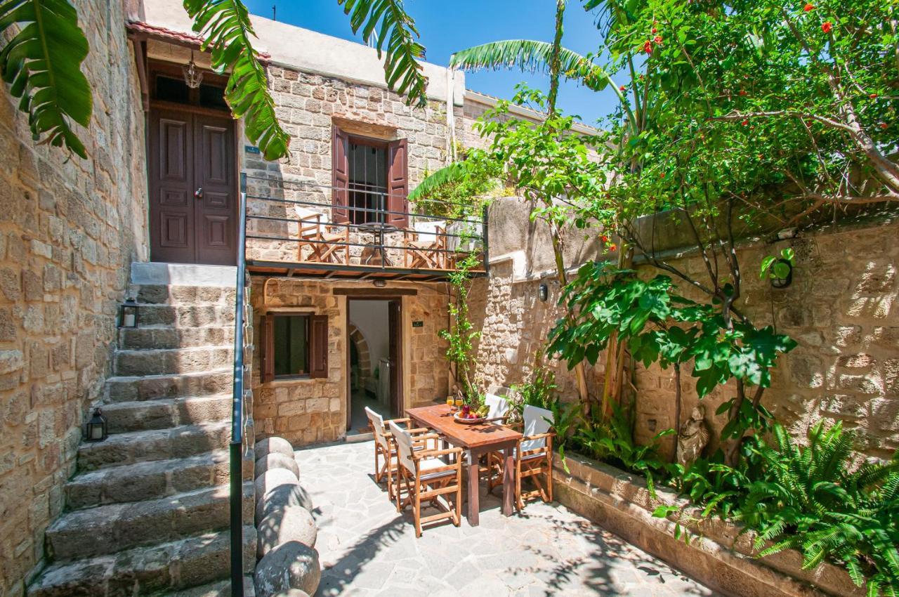 Valia - Old Town